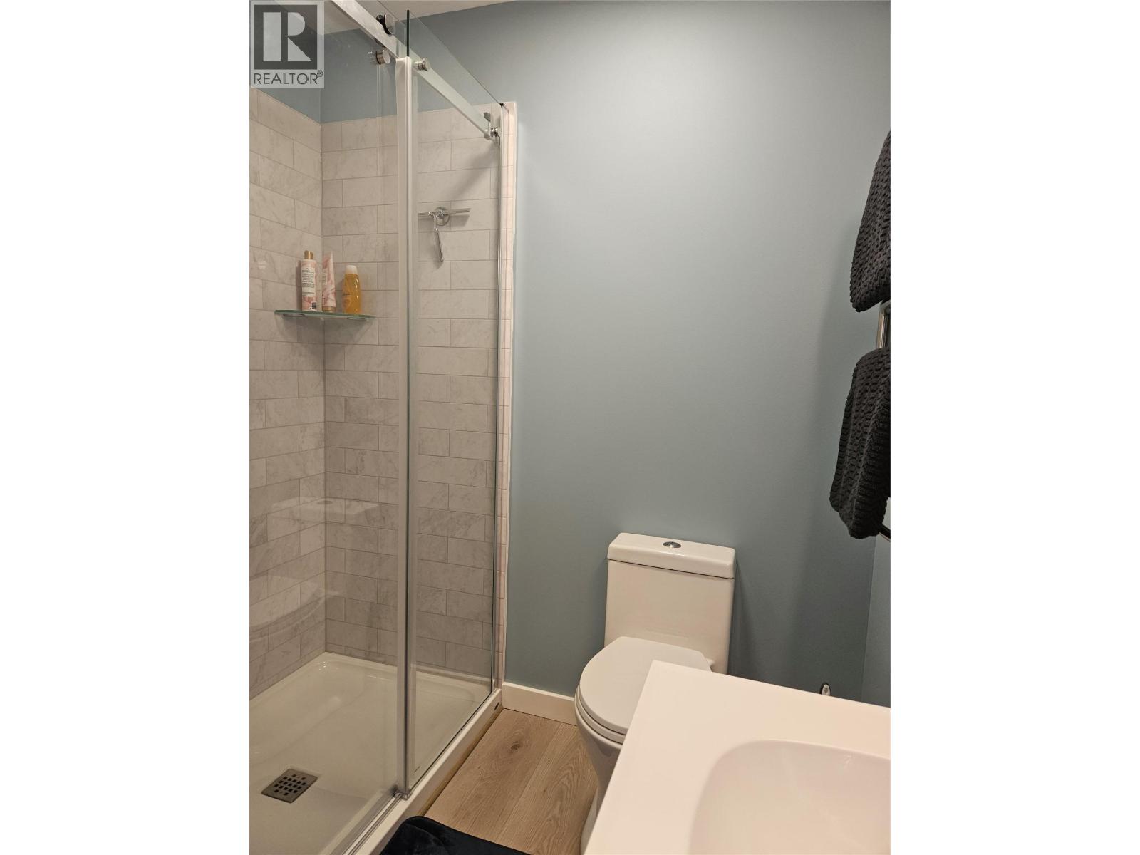 301 5TH Street NW, Nakusp
