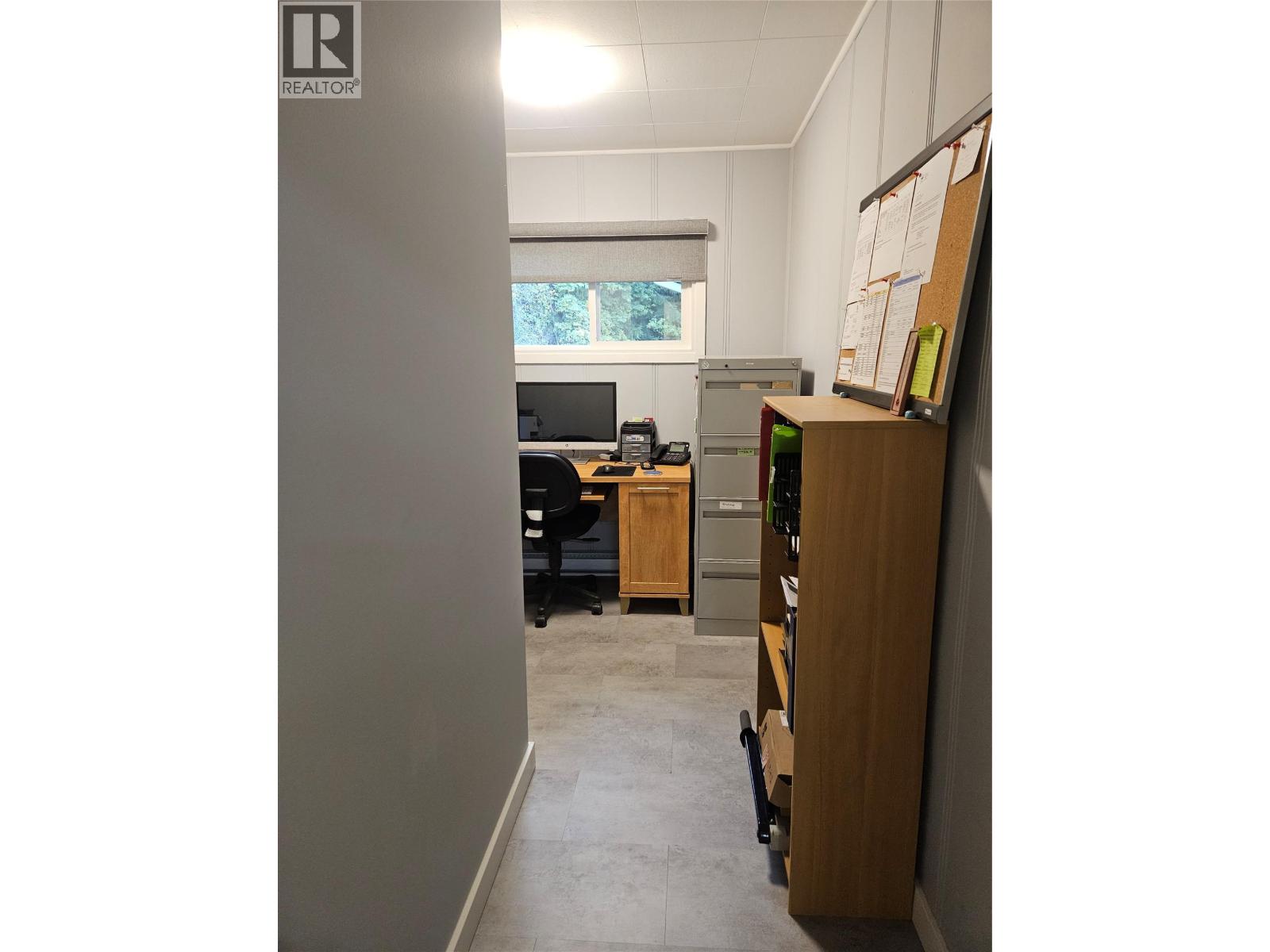 301 5TH Street NW, Nakusp