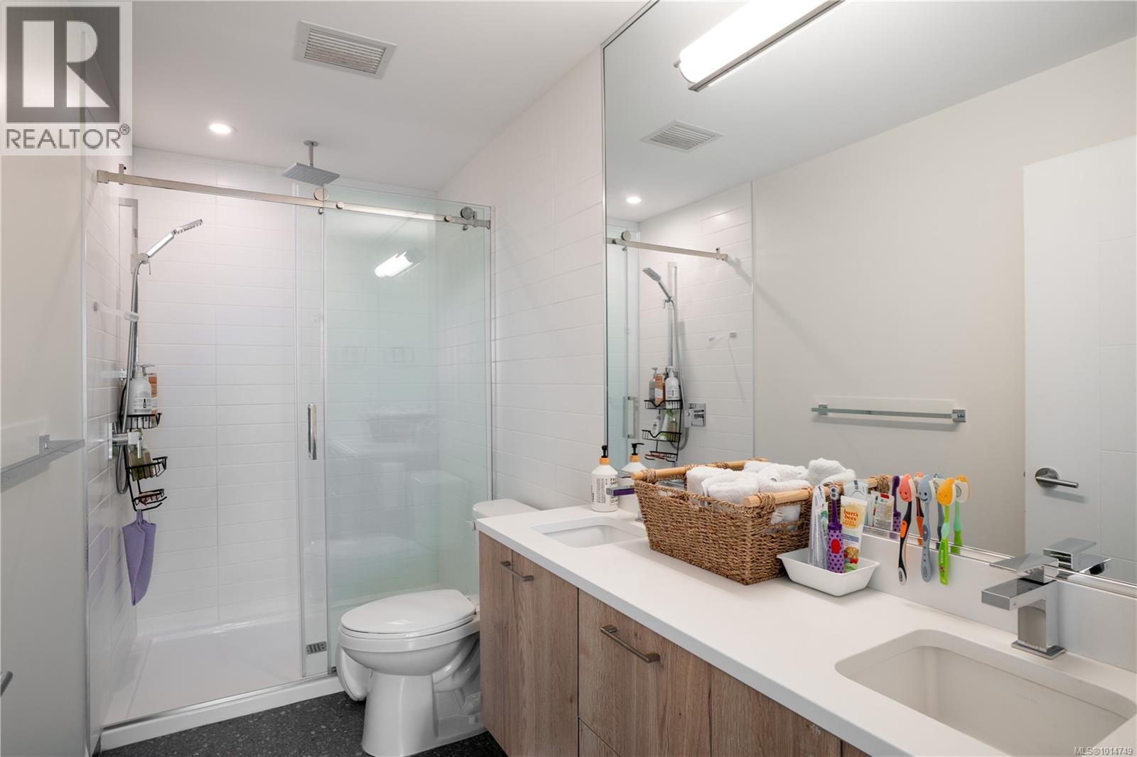 202 1588 North Dairy Rd, Saanich
