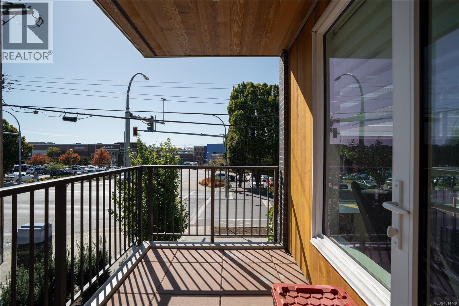 202 1588 North Dairy Rd, Saanich