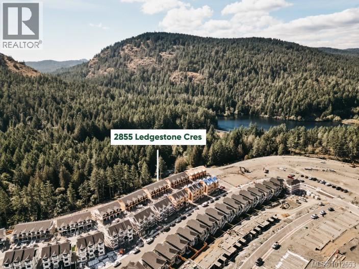  2855 Ledgestone Crescent, Langford