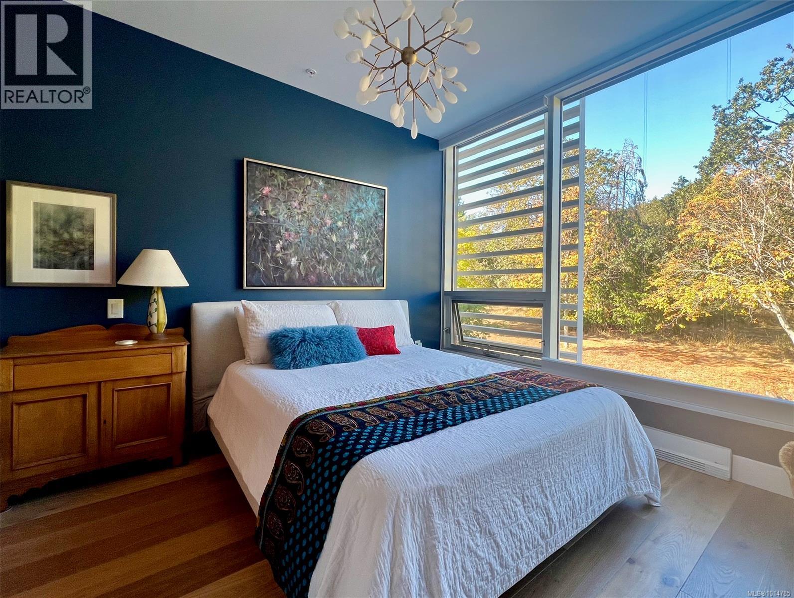 206 986 Heywood Avenue, Victoria