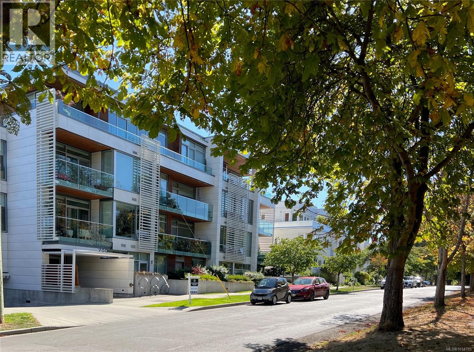 206 986 Heywood Avenue, Victoria