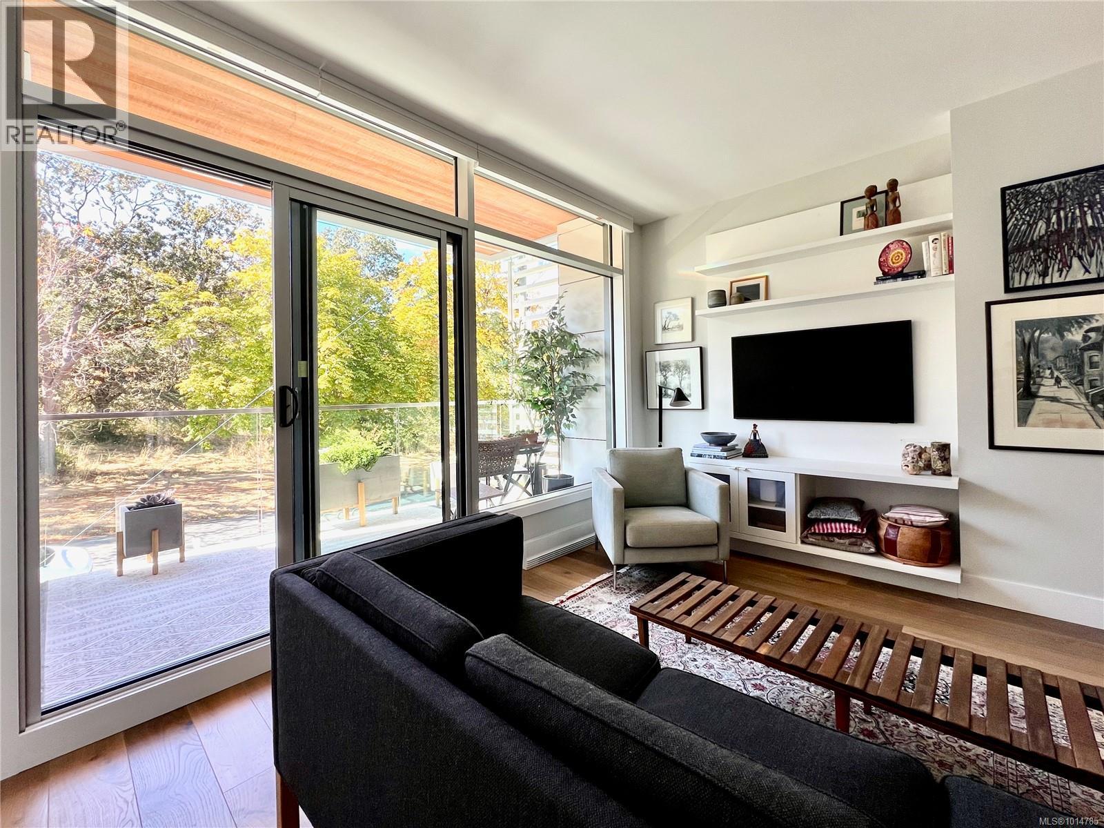206 986 Heywood Avenue, Victoria