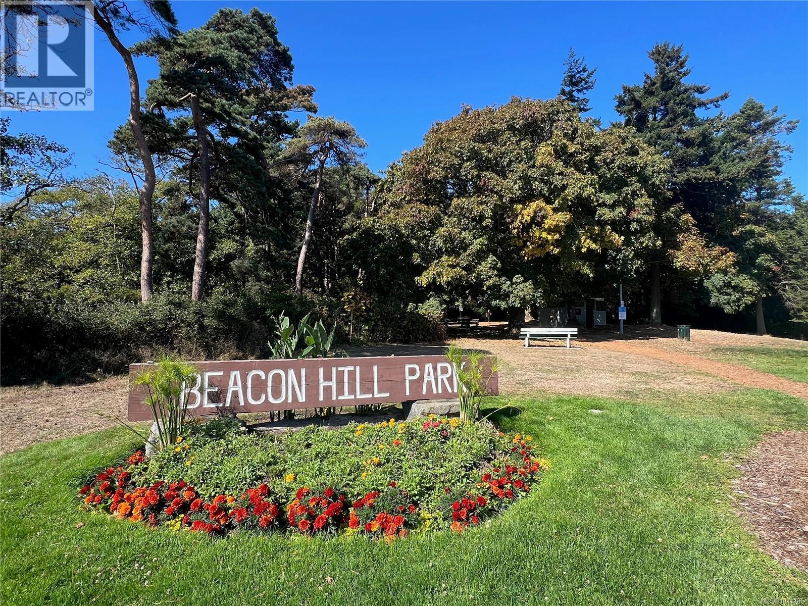 206 986 Heywood Avenue, Victoria