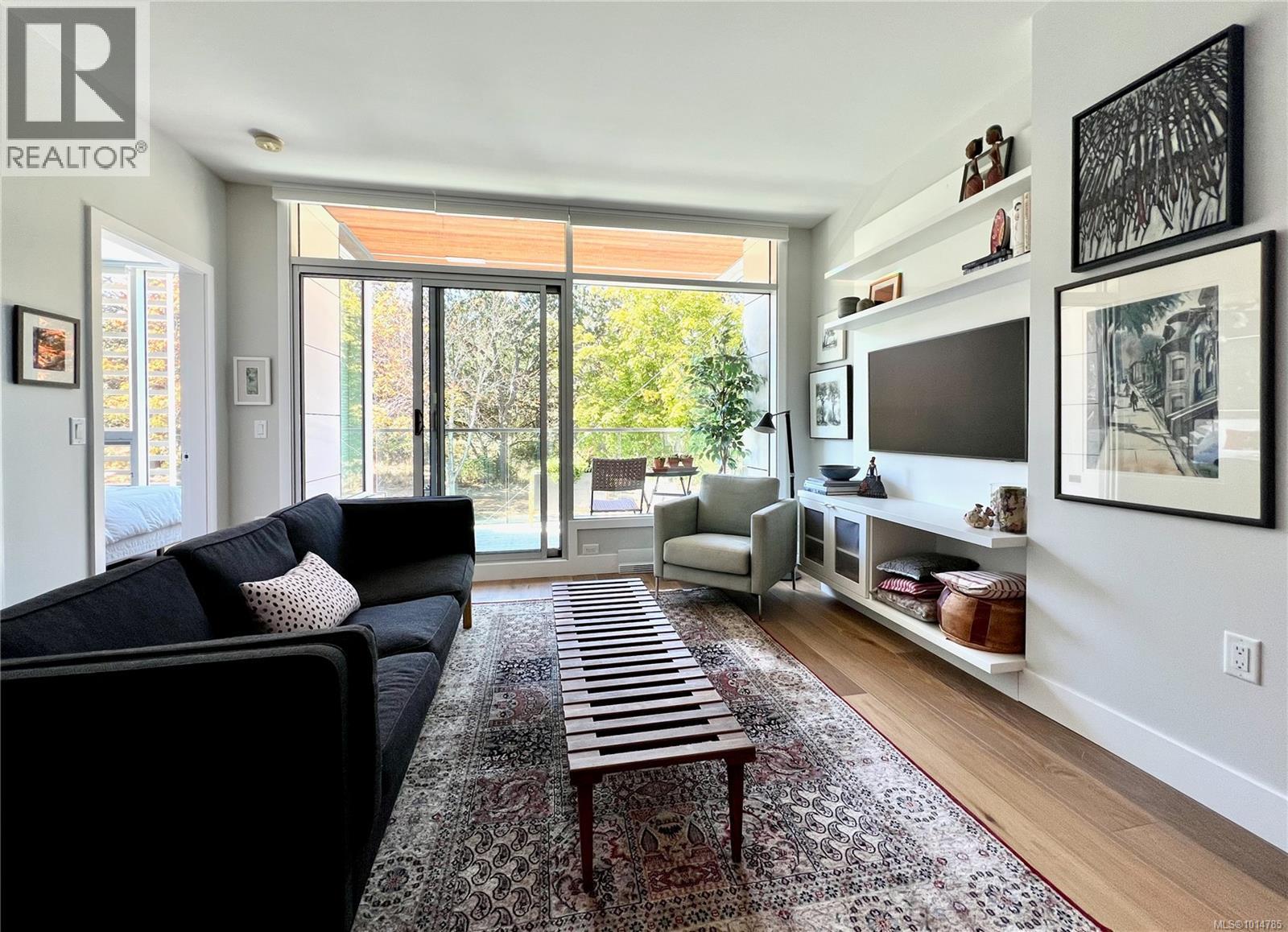 206 986 Heywood Avenue, Victoria