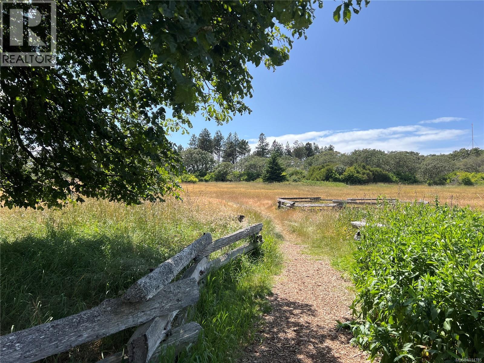 206 986 Heywood Avenue, Victoria