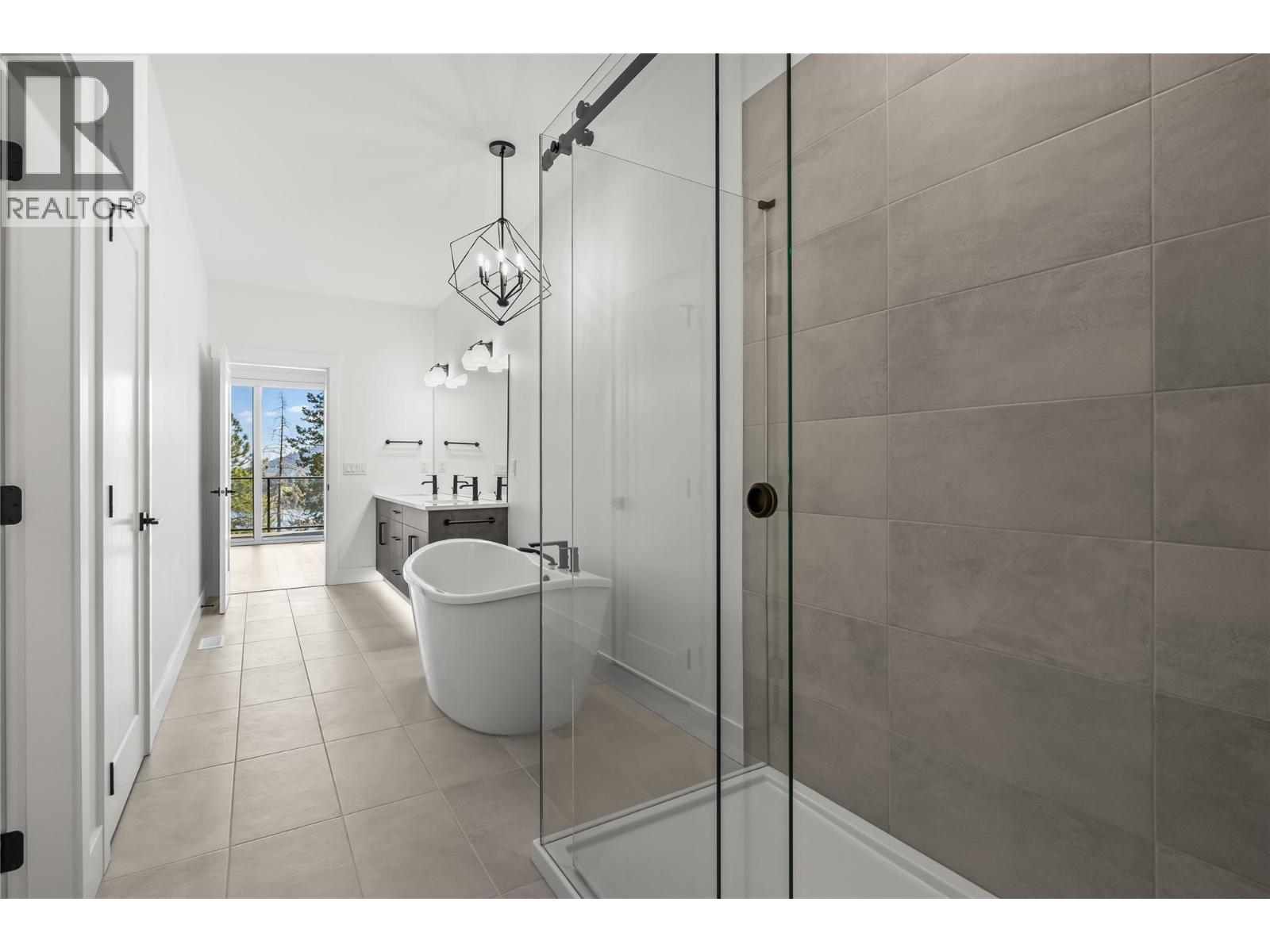 2835 Canyon Crest Drive Unit# 2, West Kelowna