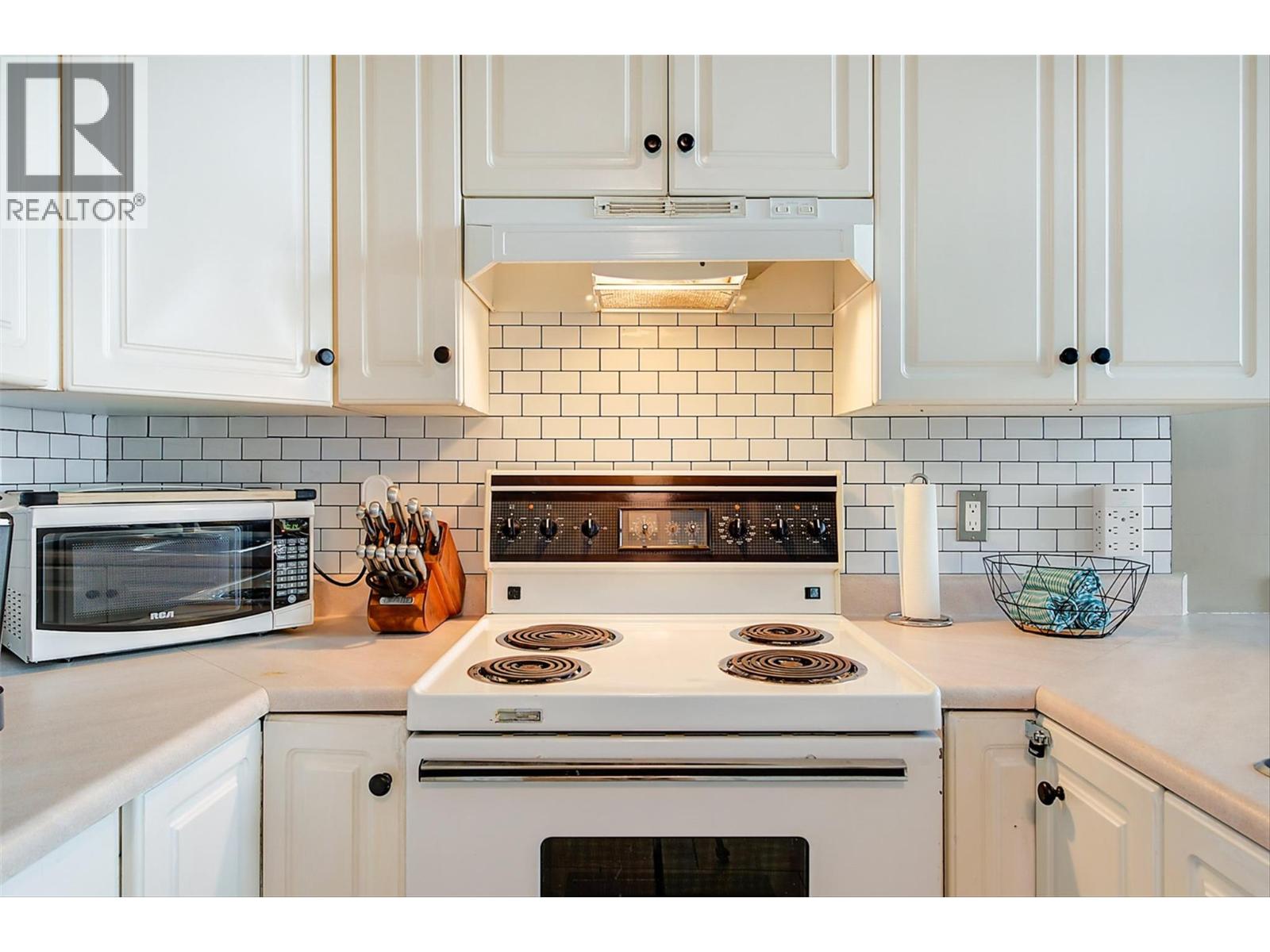 116D 5977 Snow Pines Crescent, Big White