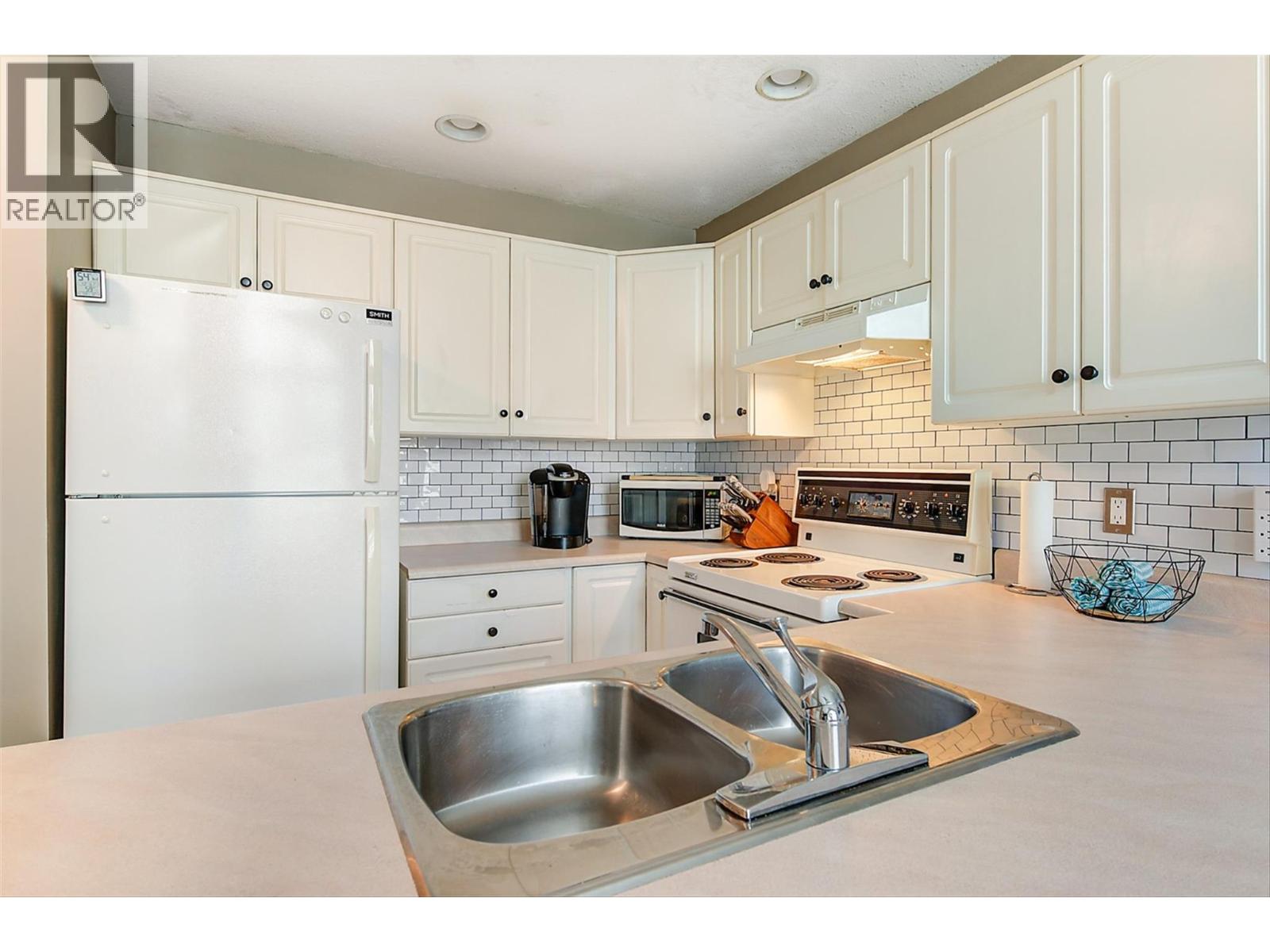 116D 5977 Snow Pines Crescent, Big White