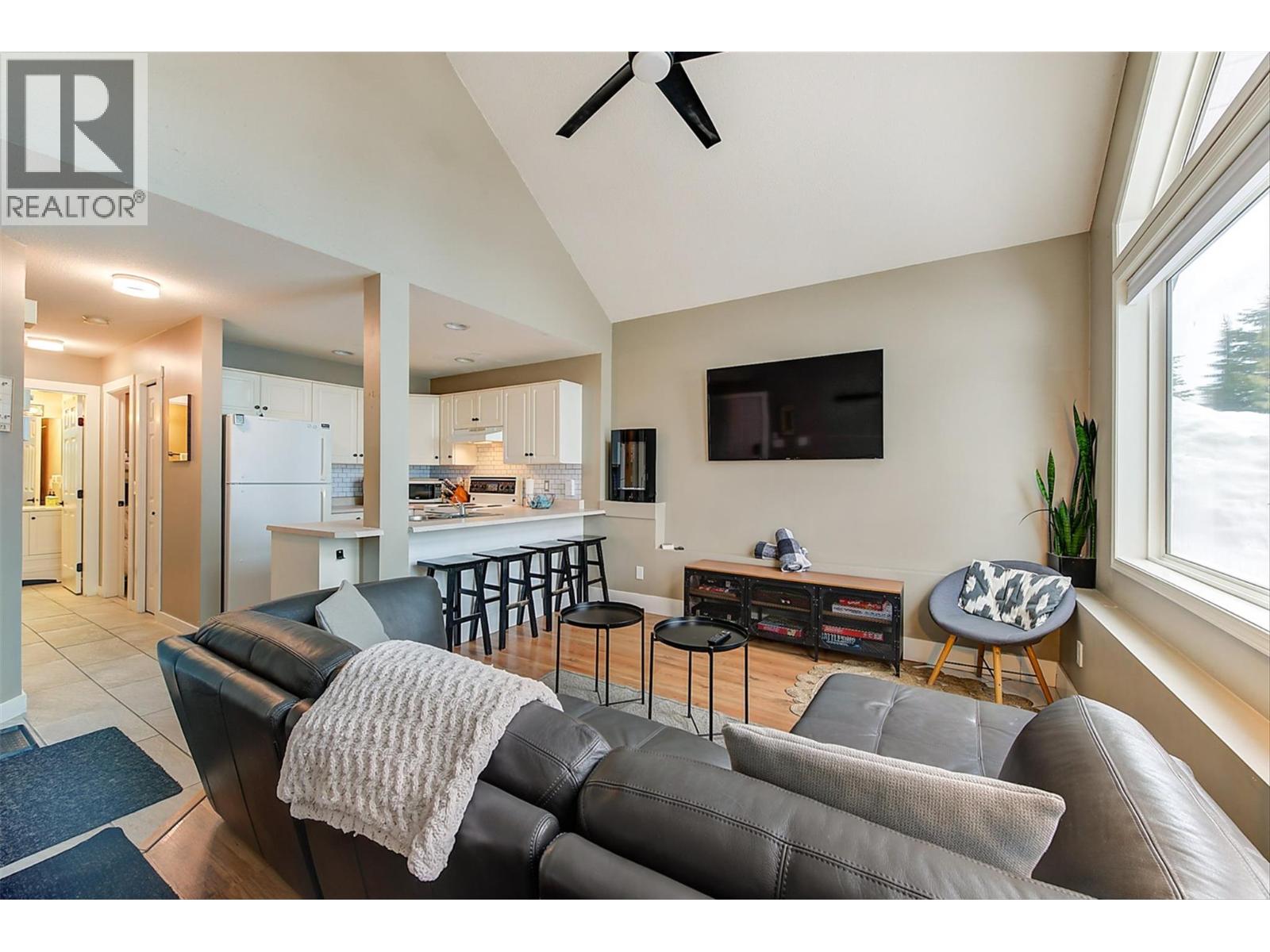 116D 5977 Snow Pines Crescent, Big White