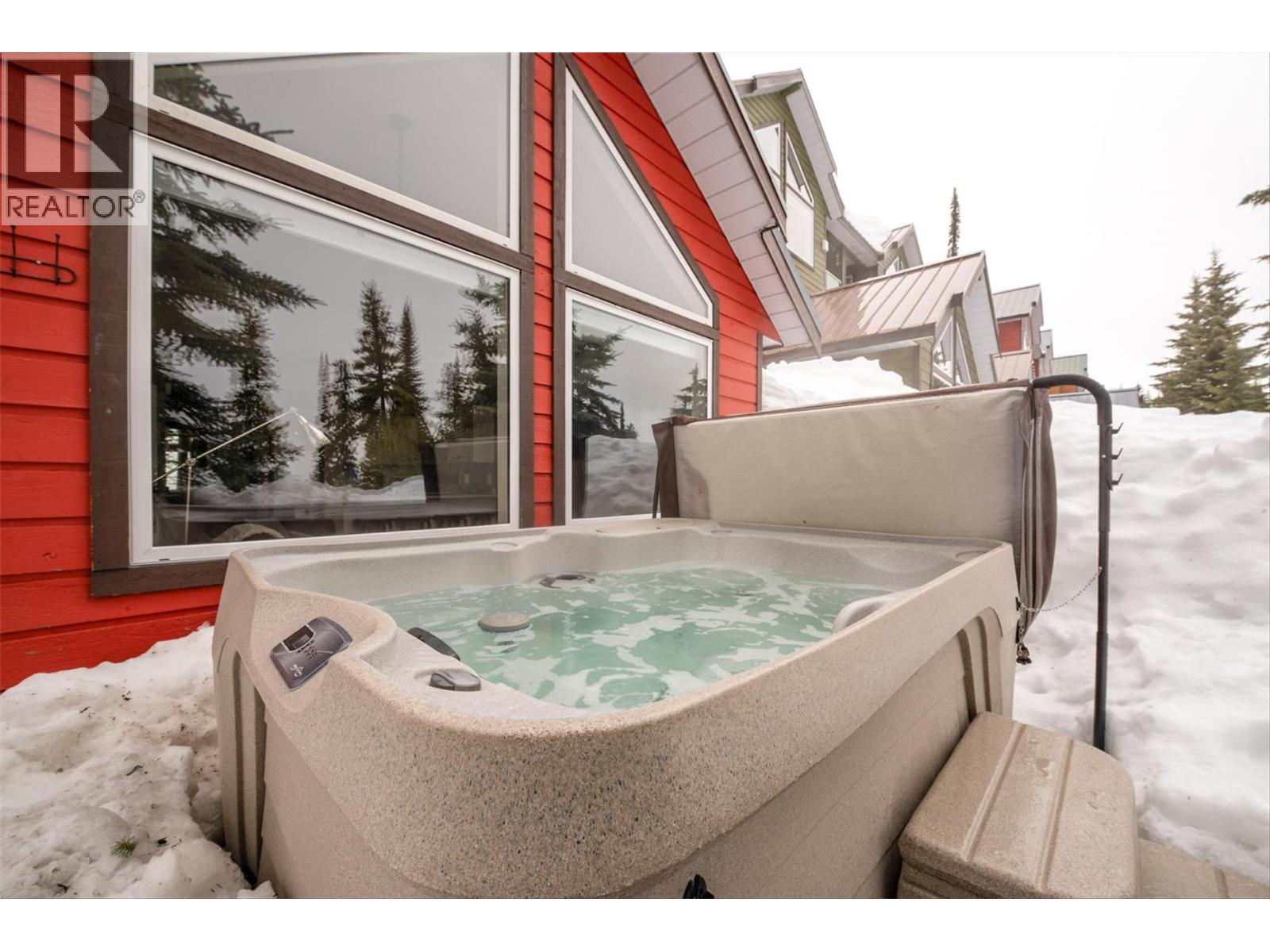 116D 5977 Snow Pines Crescent, Big White