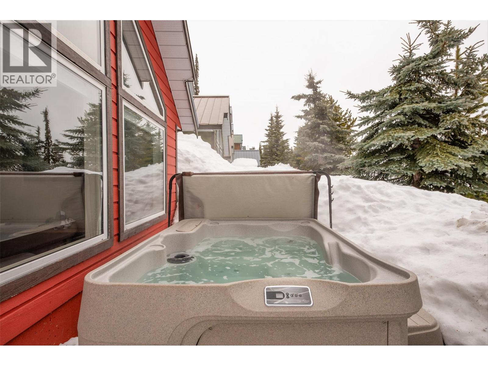 116D 5977 Snow Pines Crescent, Big White