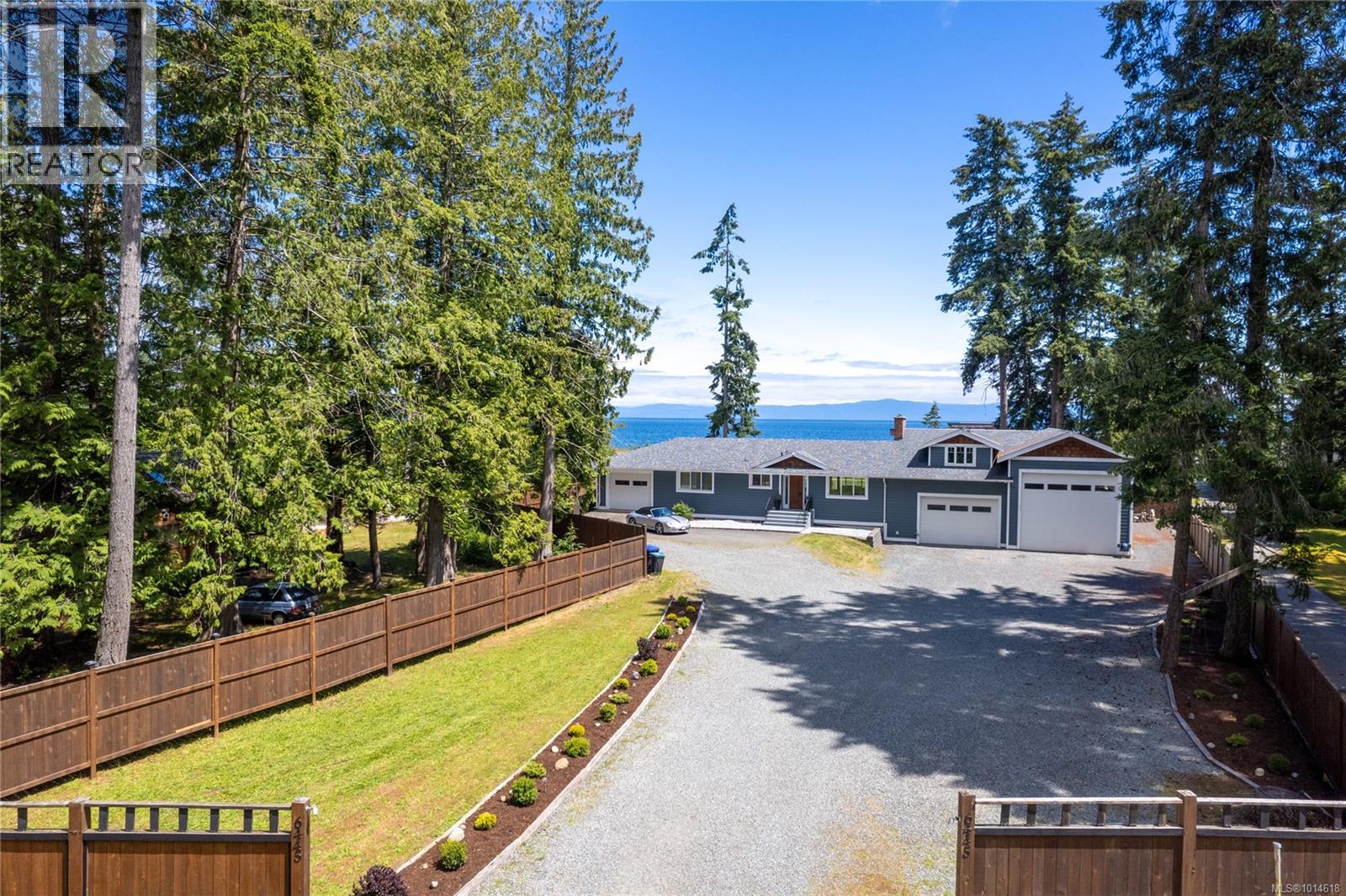 6445 Island Hwy W, Qualicum Beach