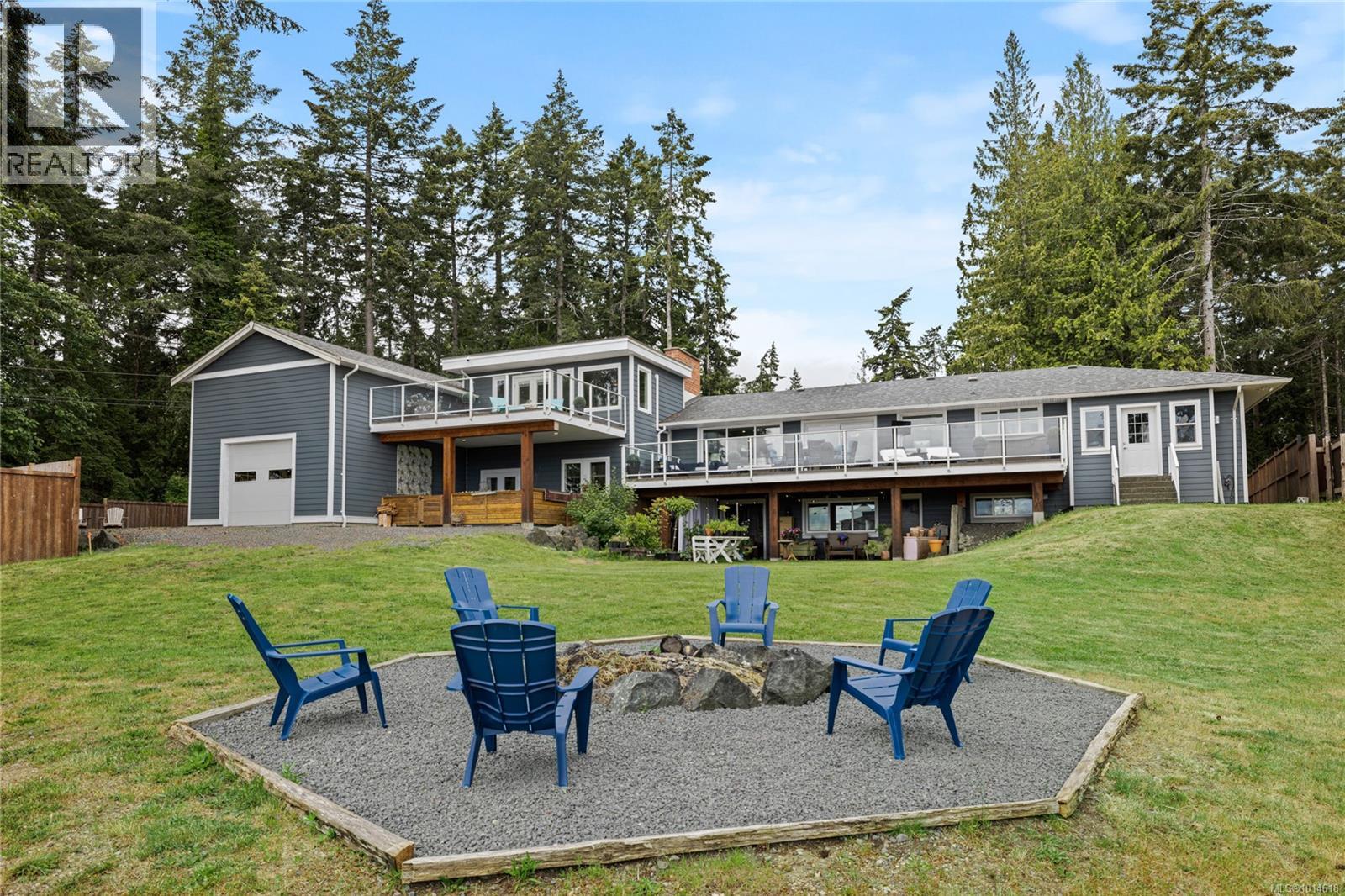 6445 Island Hwy W, Qualicum Beach