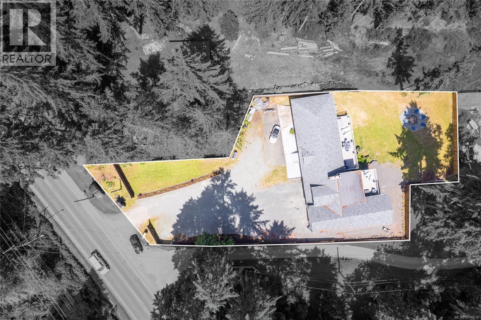 6445 Island Hwy W, Qualicum Beach