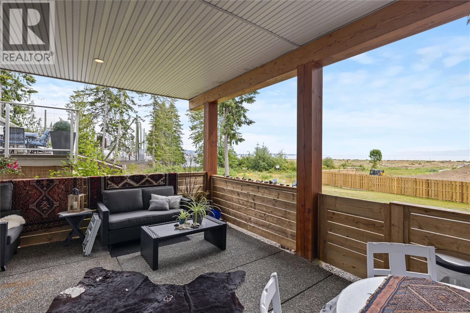 6445 Island Hwy W, Qualicum Beach