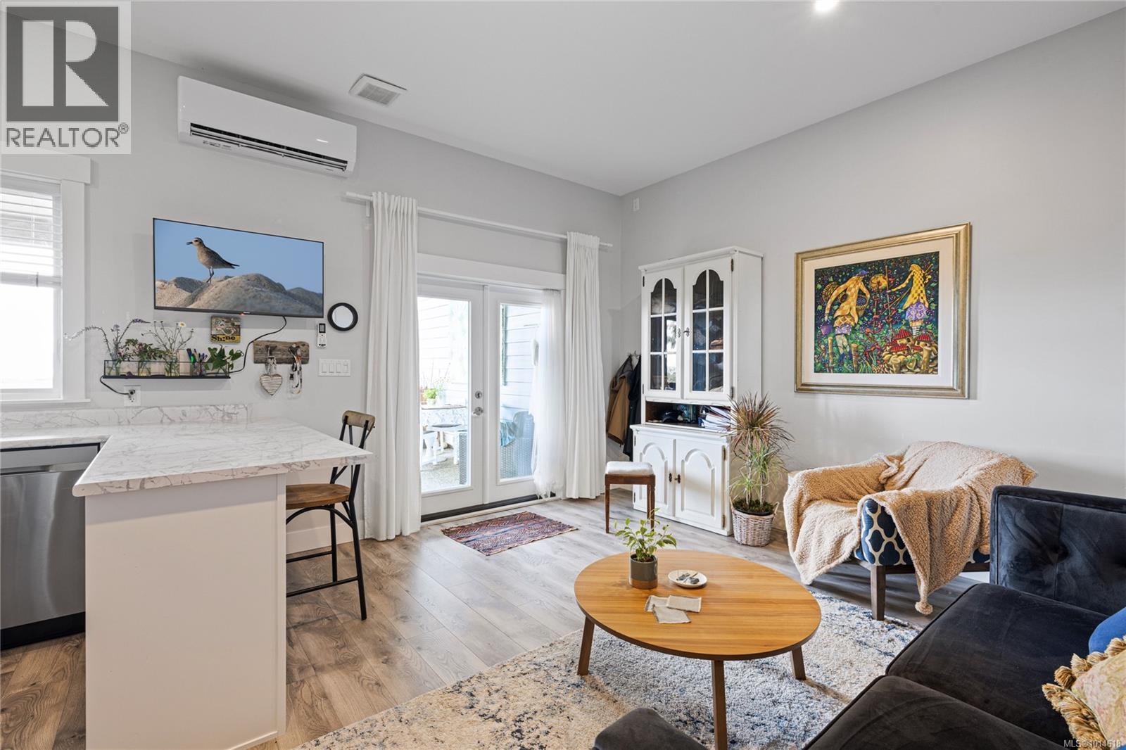 6445 Island Hwy W, Qualicum Beach