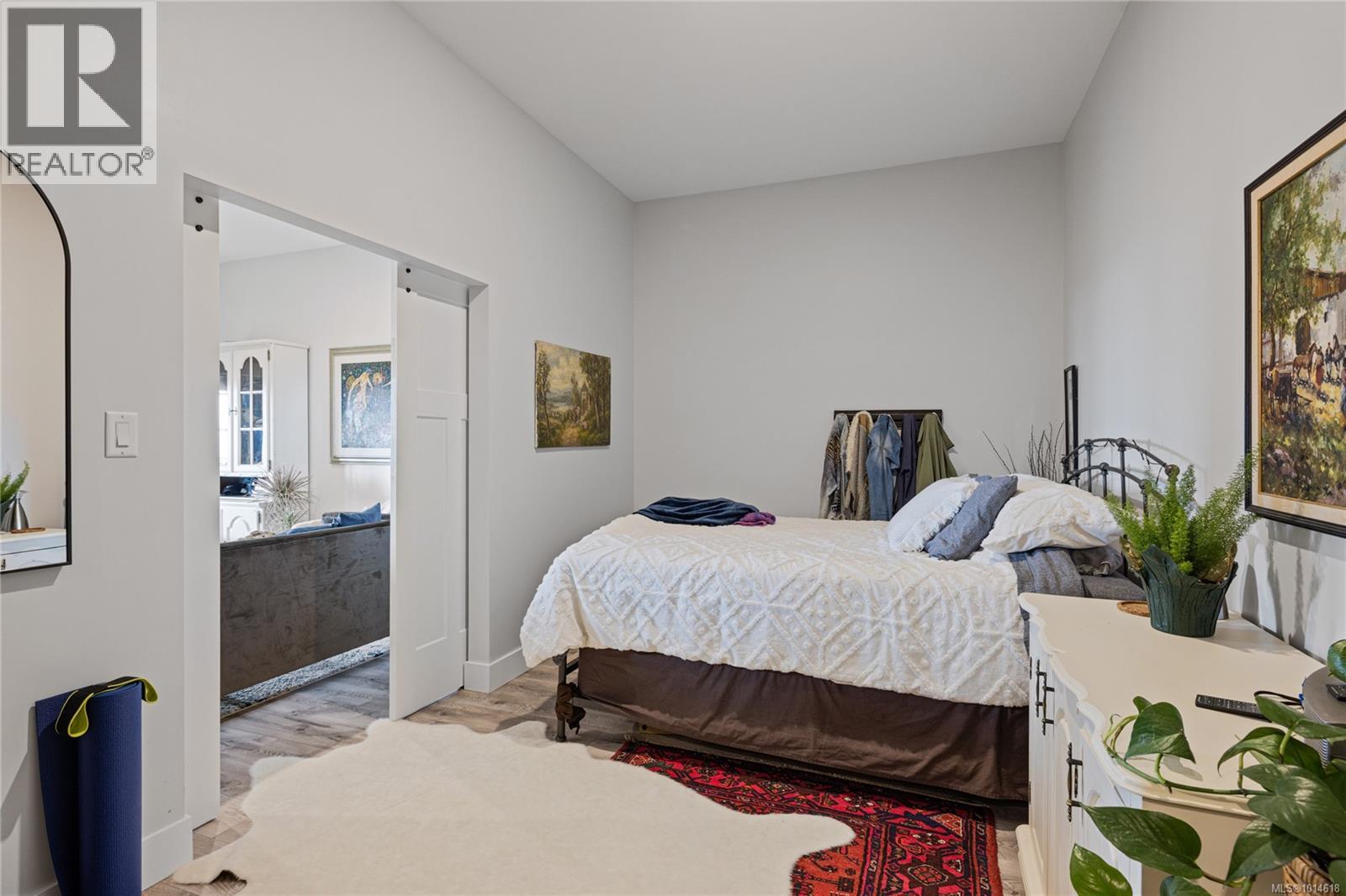 6445 Island Hwy W, Qualicum Beach