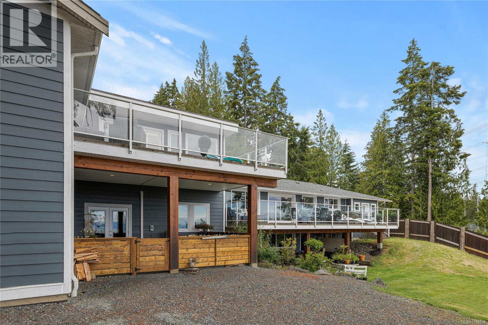 6445 Island Hwy W, Qualicum Beach