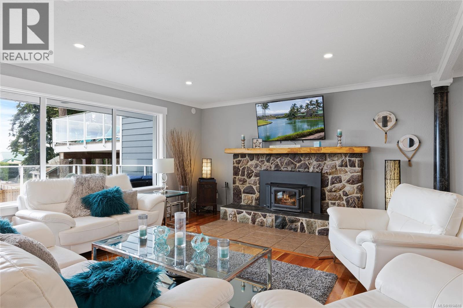 6445 Island Hwy W, Qualicum Beach