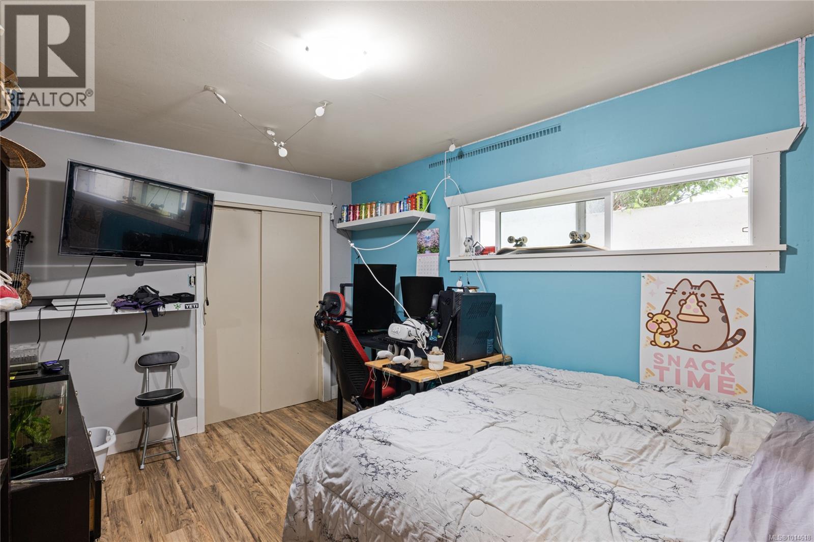 6445 Island Hwy W, Qualicum Beach