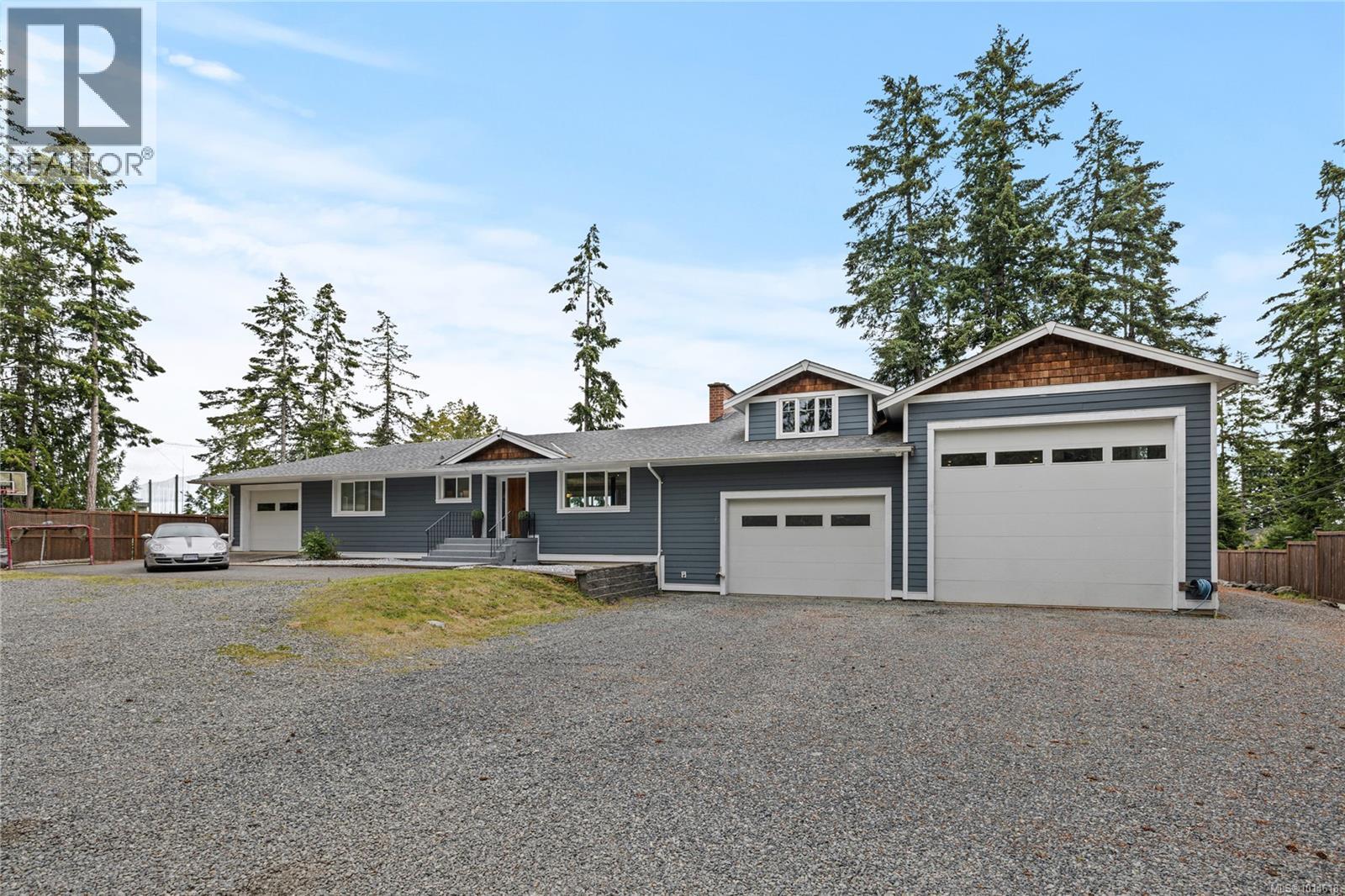 6445 Island Hwy W, Qualicum Beach