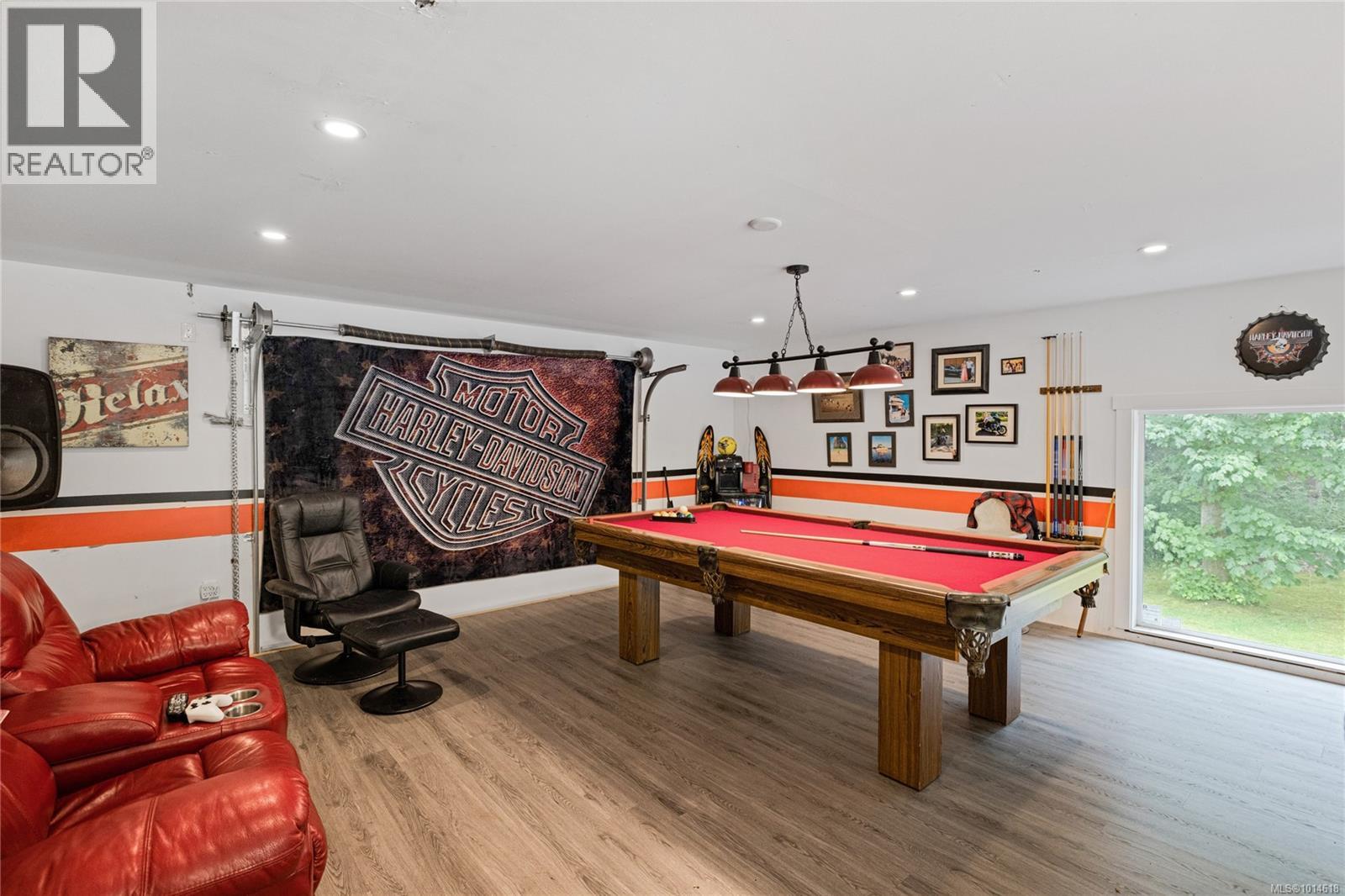 6445 Island Hwy W, Qualicum Beach