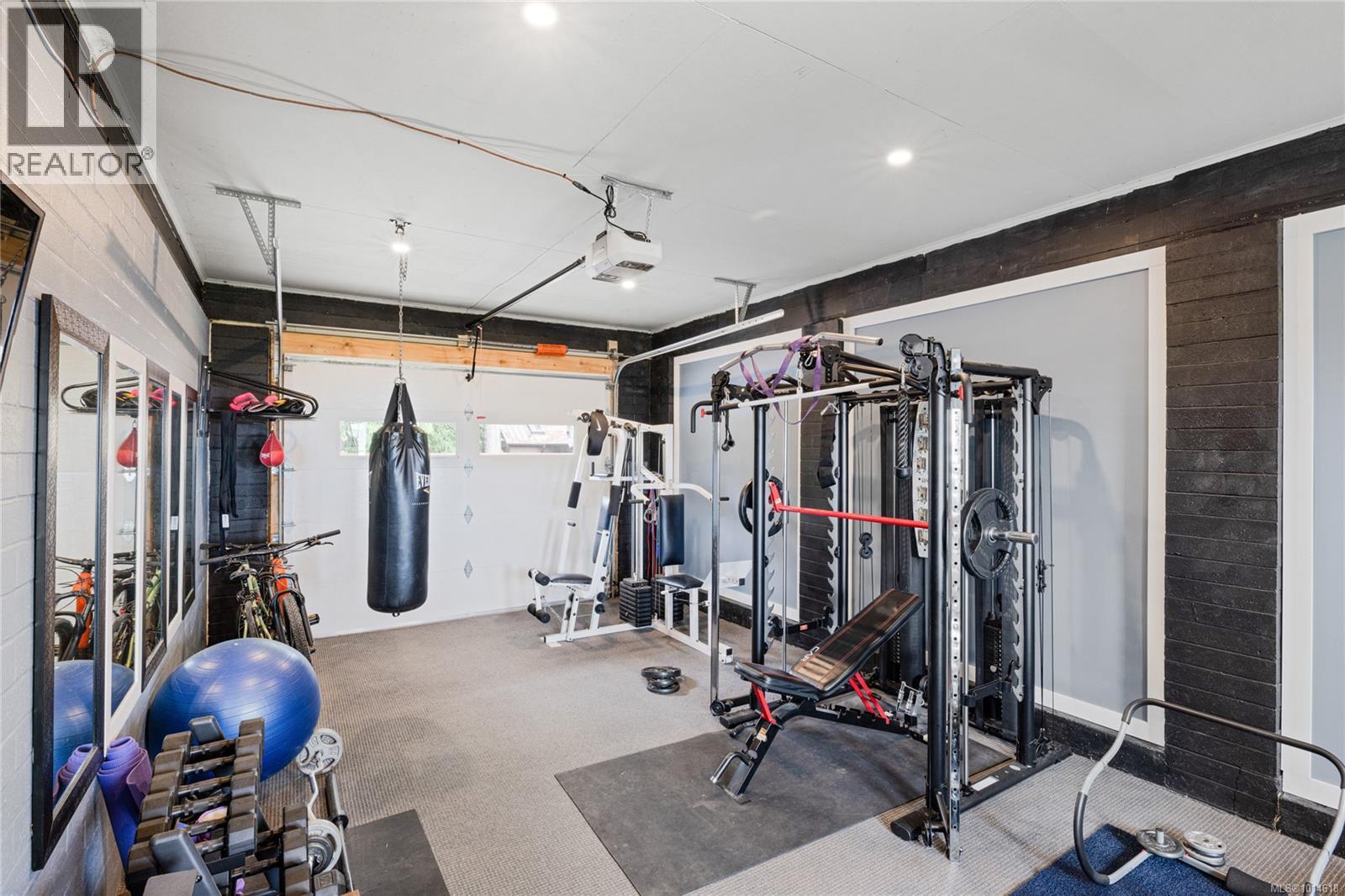 6445 Island Hwy W, Qualicum Beach