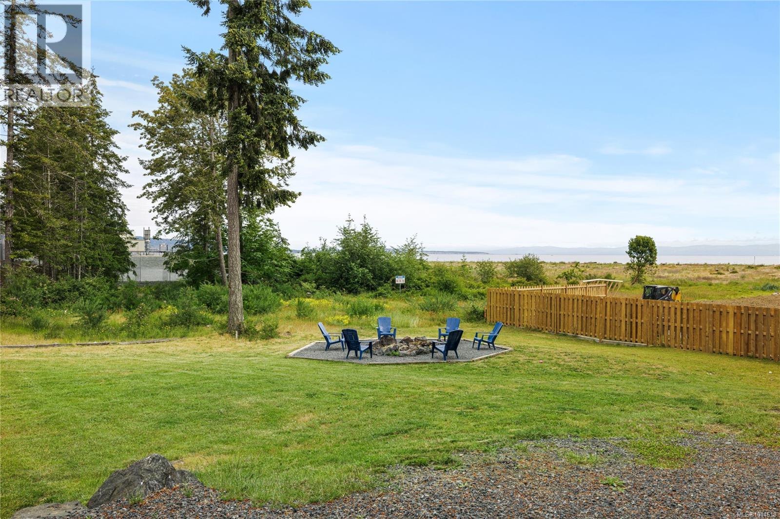 6445 Island Hwy W, Qualicum Beach