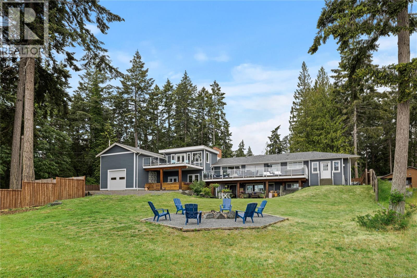 6445 Island Hwy W, Qualicum Beach