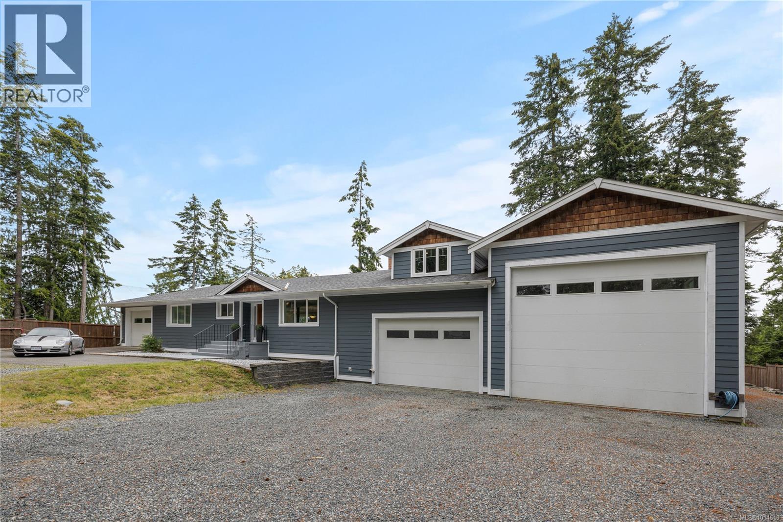 6445 Island Hwy W, Qualicum Beach