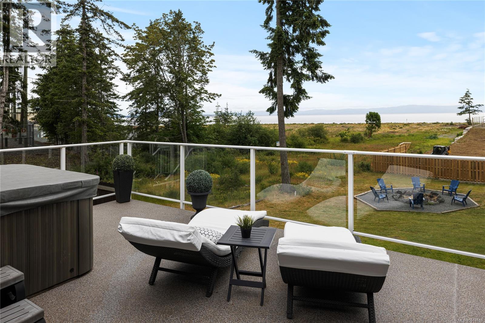 6445 Island Hwy W, Qualicum Beach