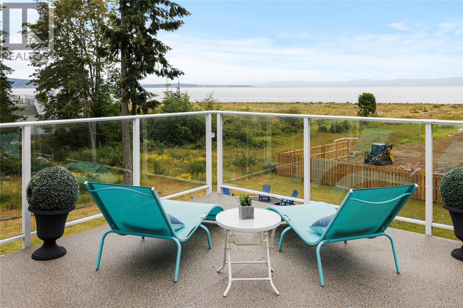 6445 Island Hwy W, Qualicum Beach