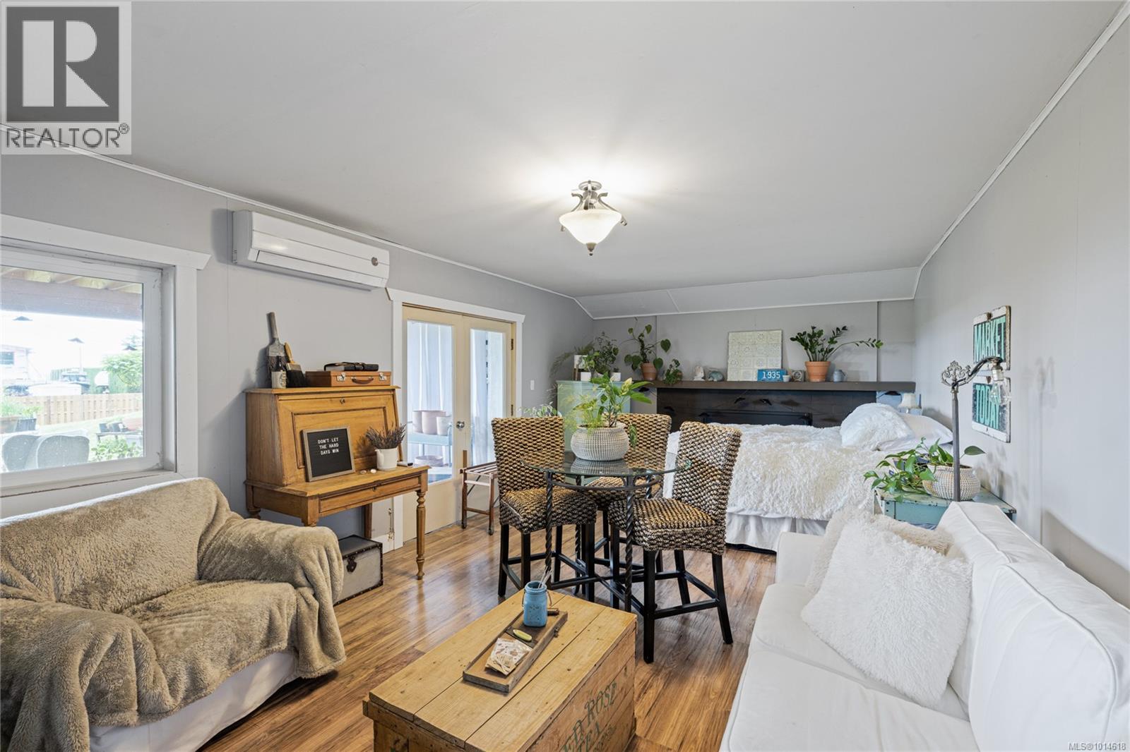 6445 Island Hwy W, Qualicum Beach