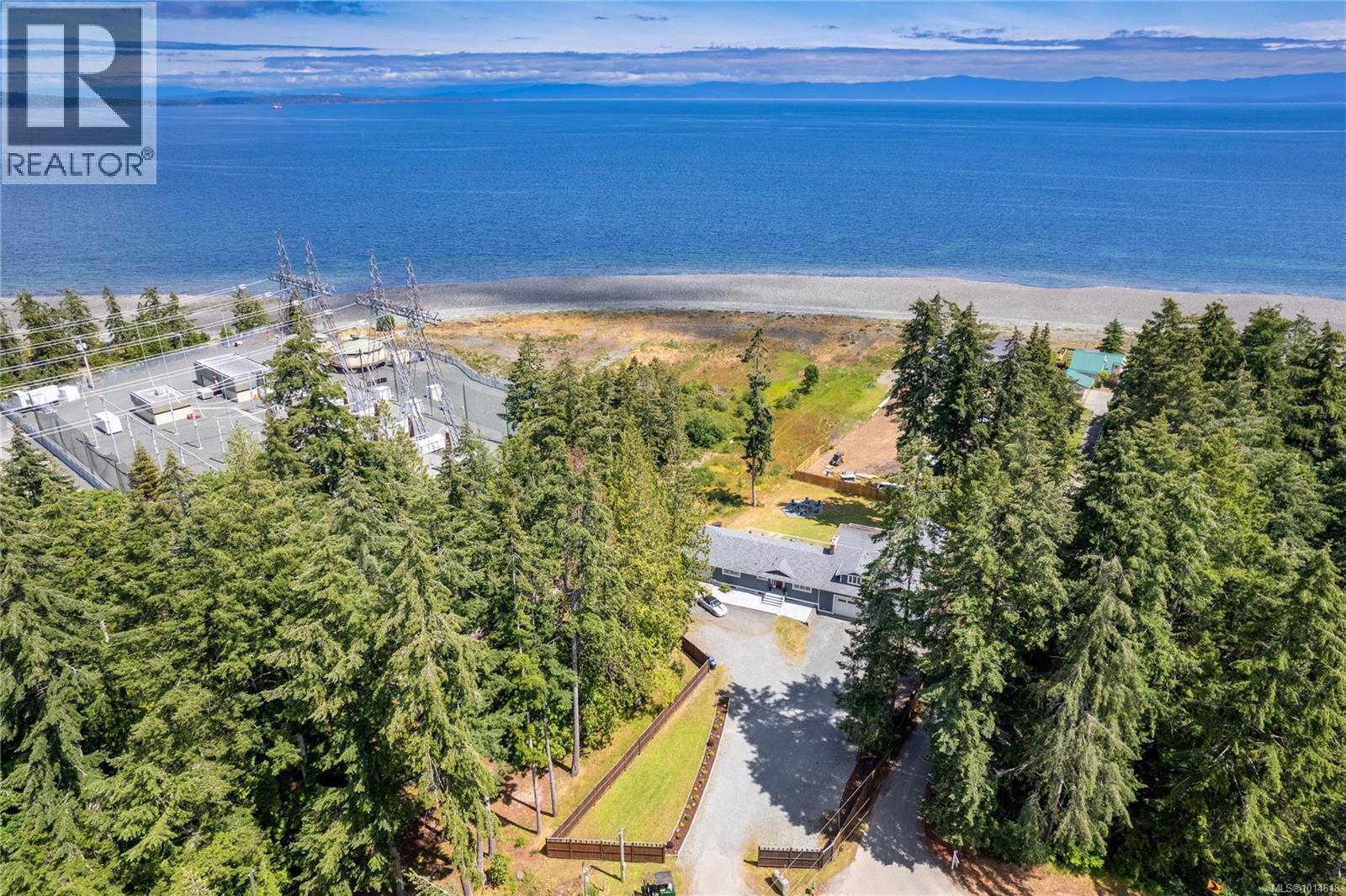 6445 Island Hwy W, Qualicum Beach