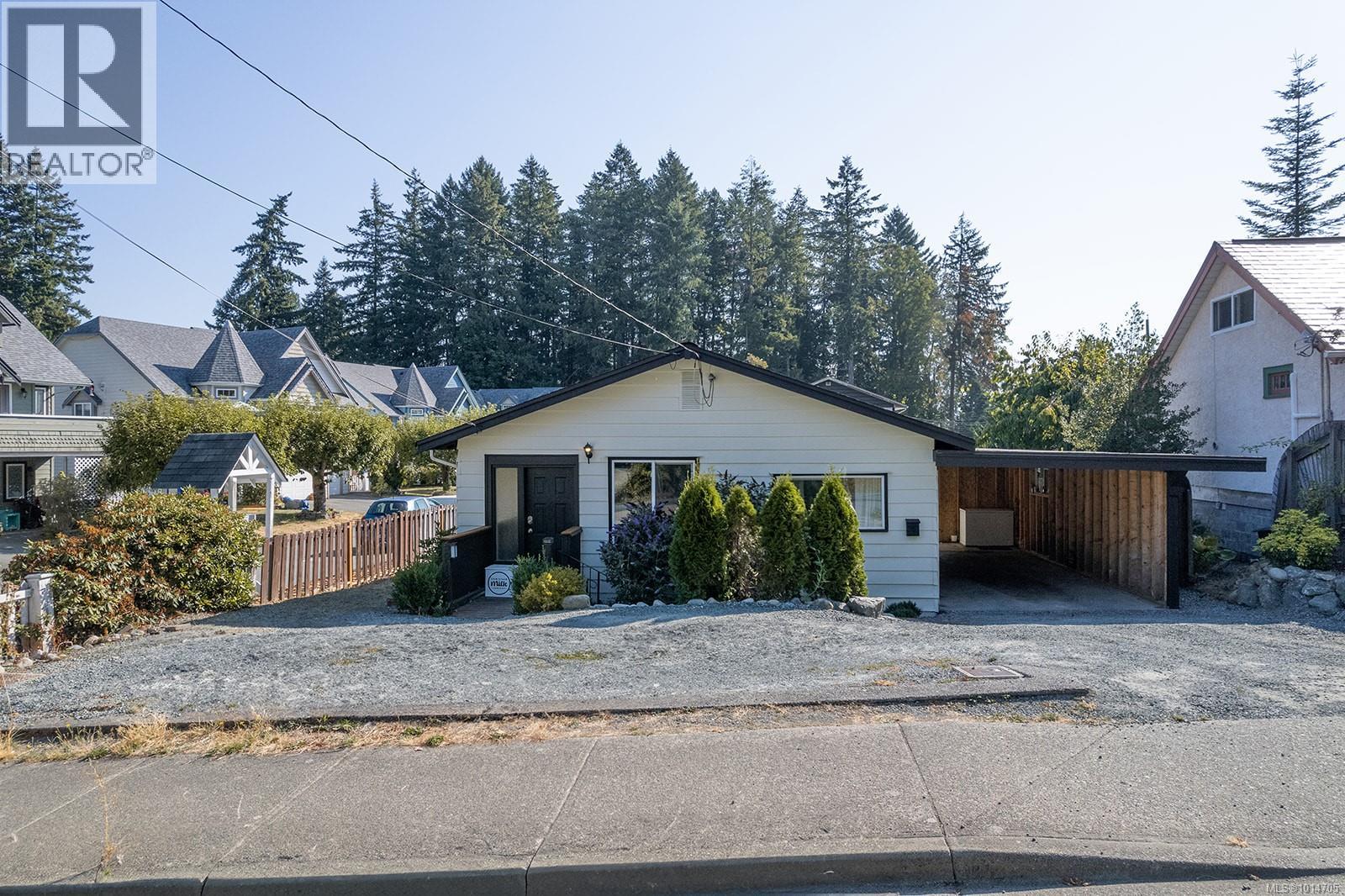 5813 Banks Rd, Duncan