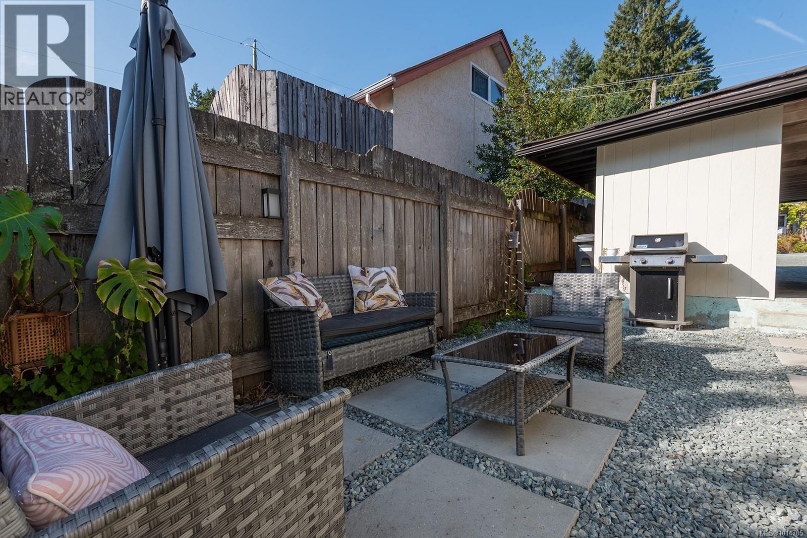 5813 Banks Rd, Duncan