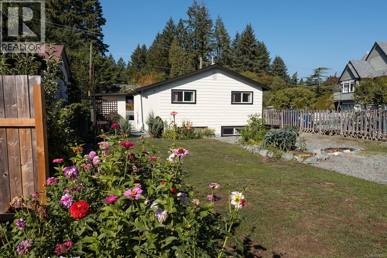 5813 Banks Rd, Duncan
