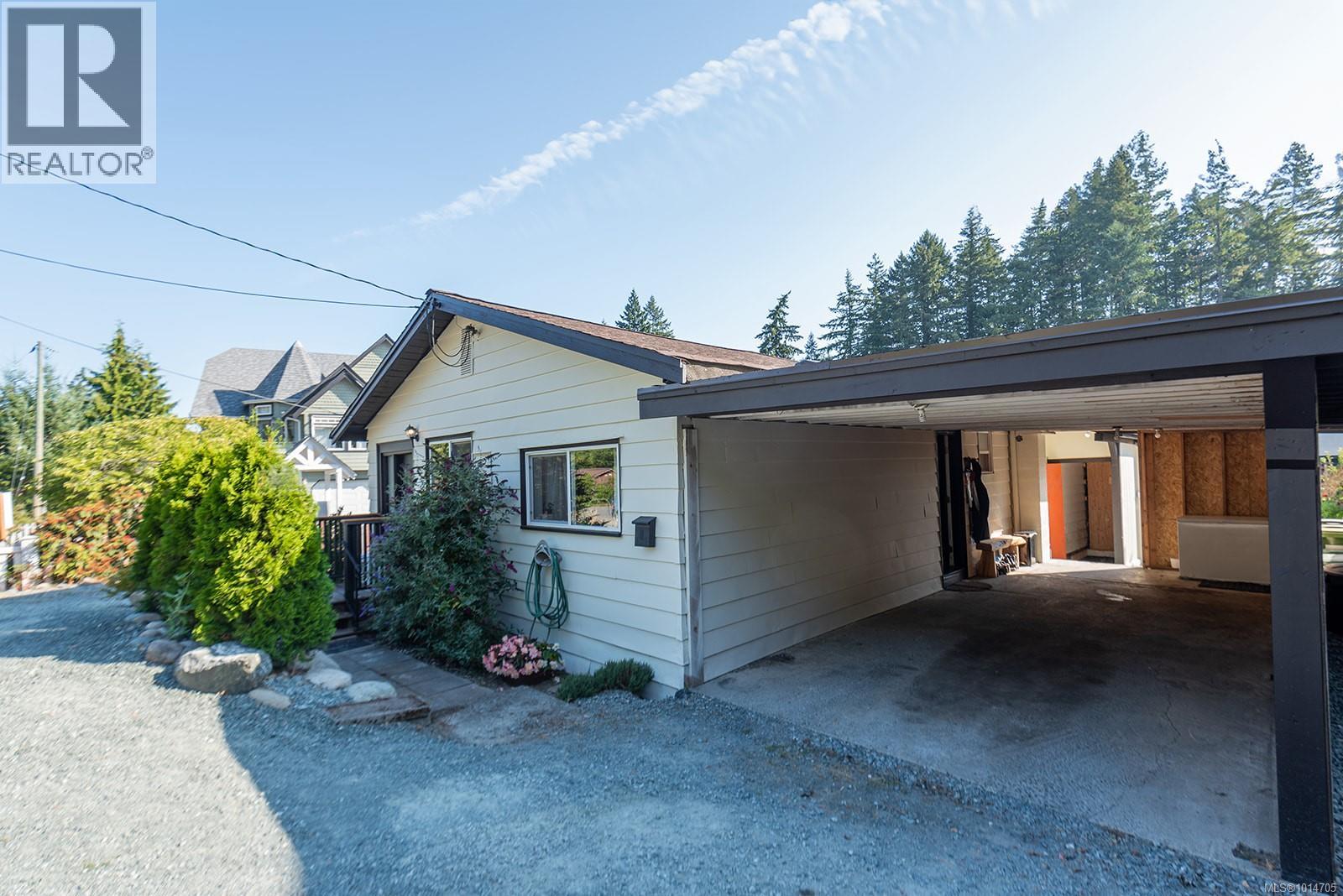 5813 Banks Rd, Duncan