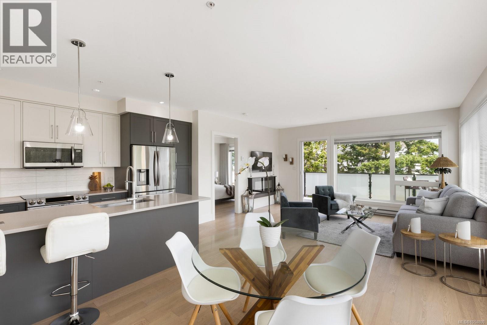 303 2526 Bevan Avenue, Sidney