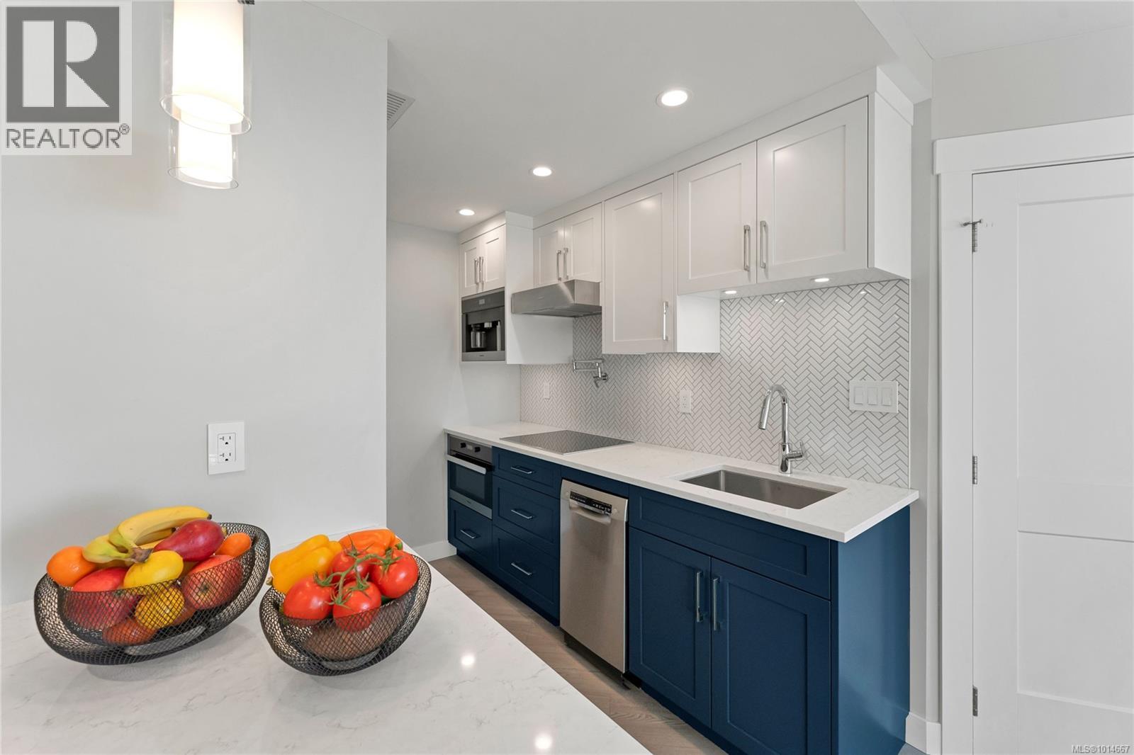 804 930 Yates Street, Victoria