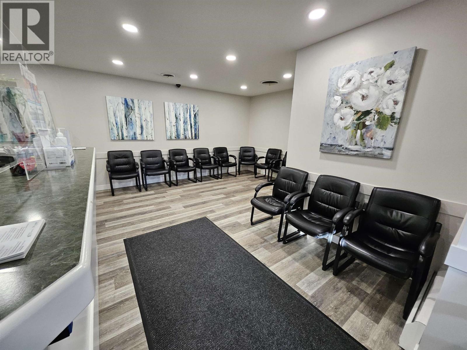 22195 DEWDNEY TRUNK ROAD, Maple Ridge