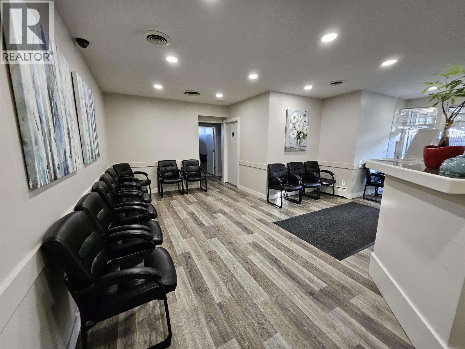 22195 DEWDNEY TRUNK ROAD, Maple Ridge