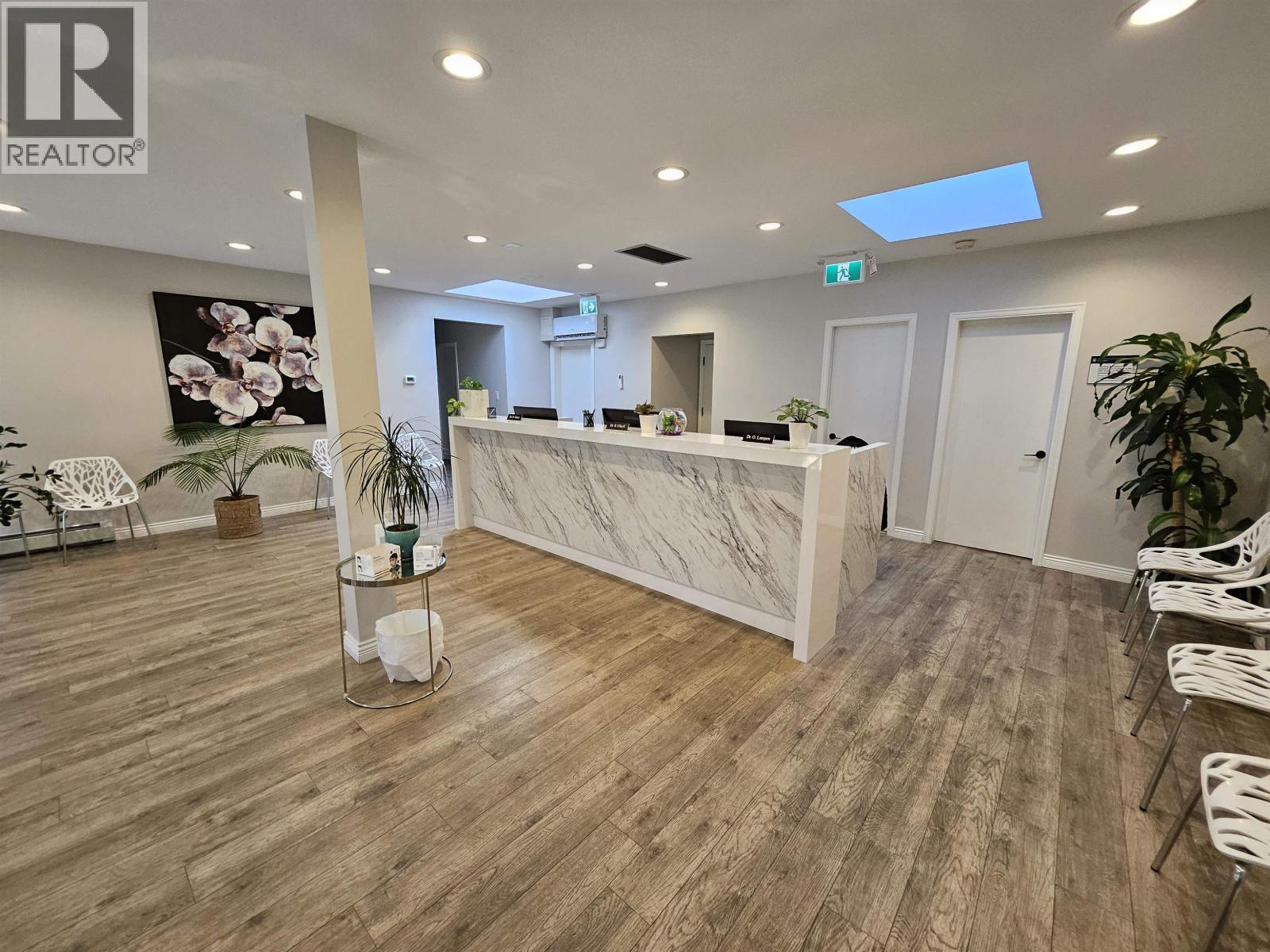 22195 DEWDNEY TRUNK ROAD, Maple Ridge