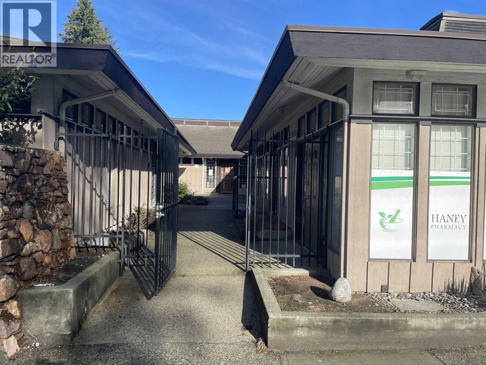 22195 DEWDNEY TRUNK ROAD, Maple Ridge