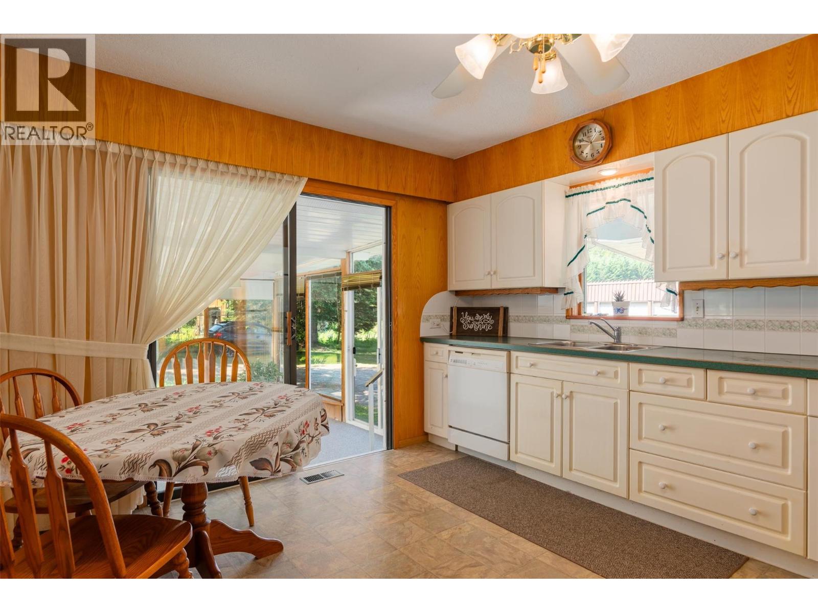 2645 Shoreacres Road, Castlegar