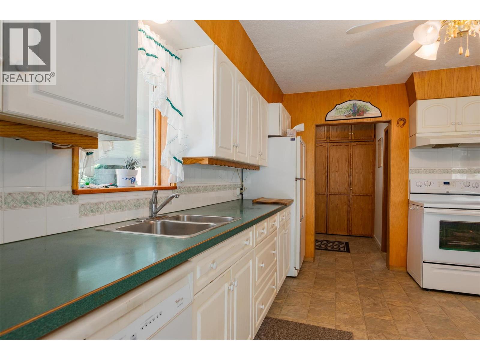 2645 Shoreacres Road, Castlegar