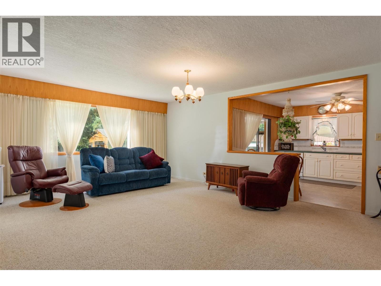 2645 Shoreacres Road, Castlegar