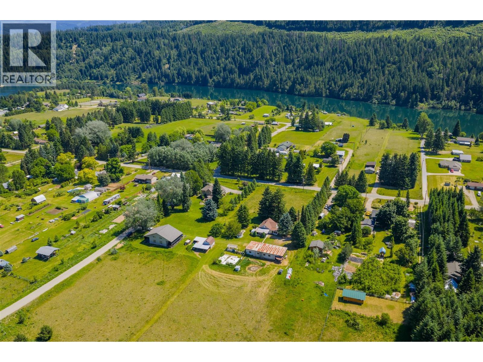 2645 Shoreacres Road, Castlegar